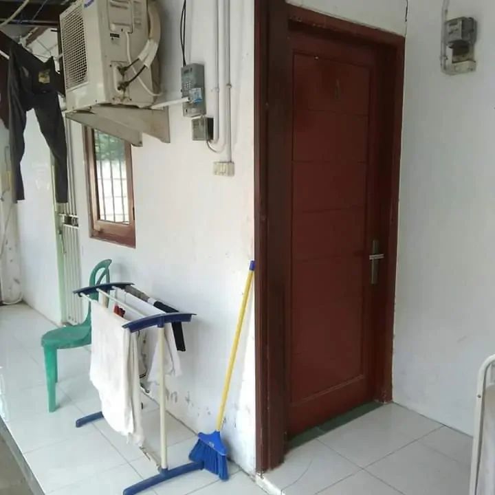Foto Kamar A (Deluxe Room)  Kost Surabaya